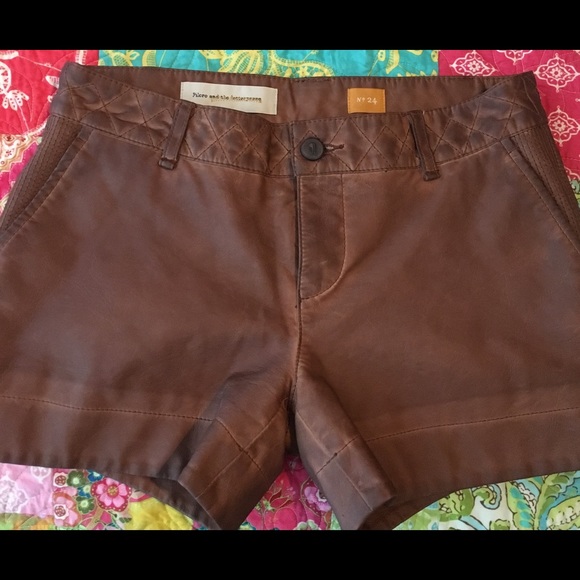 Leather shorts: unique snag! - Picture 2 of 4